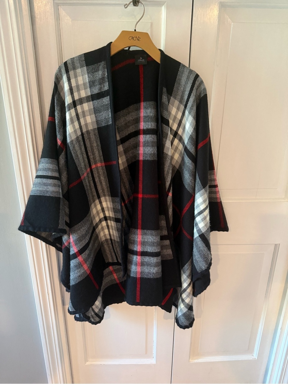 V. FRAAS Black, Gray & Red Plaid Open-Front Poncho